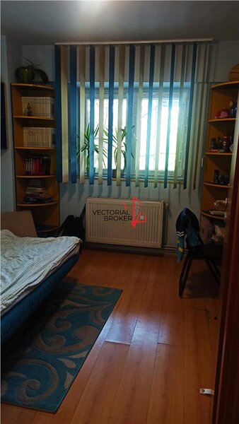 Basarabia, Diham, 3 camere, et. 1, 70 mp, 2 bai, bl. 1983, amenajat,